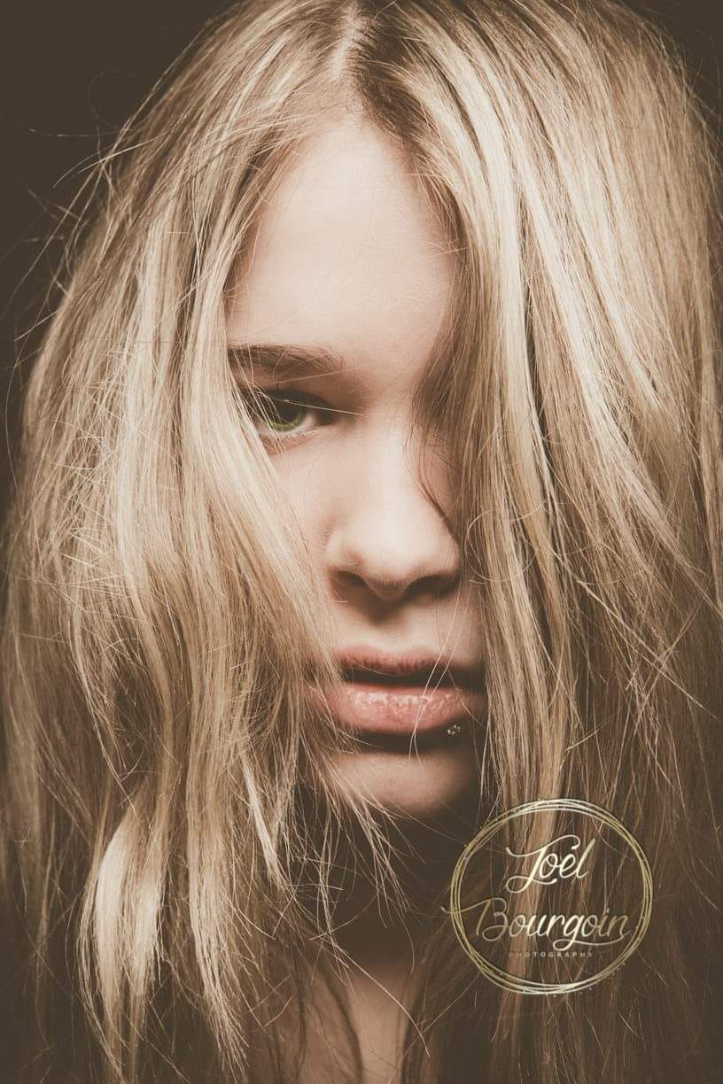 Wild Roots - Authentic Natural Portrait