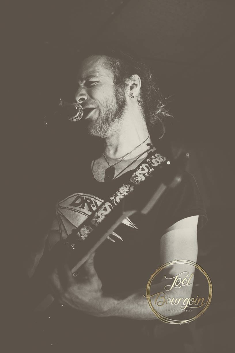 Docteur V Indie Live Performance Photo