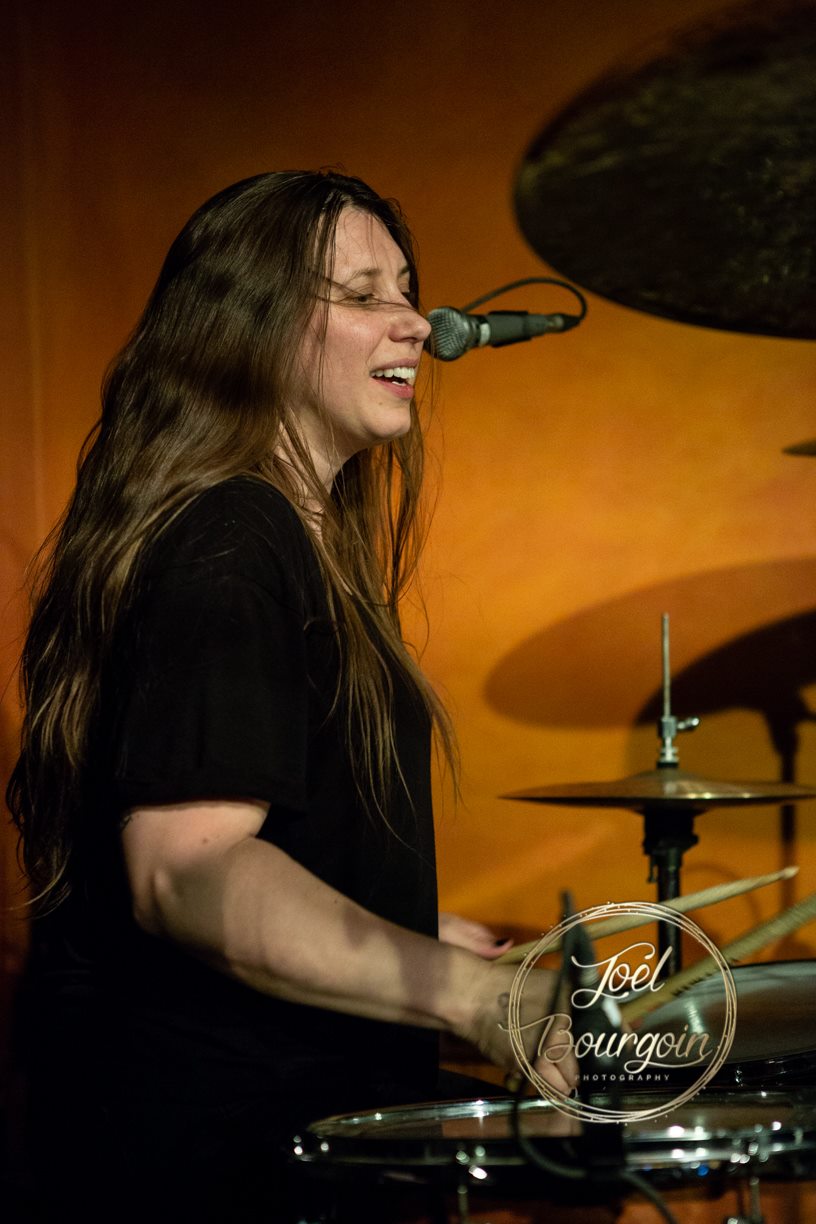 Mobina Galore Raw Energy Live Performance Photo