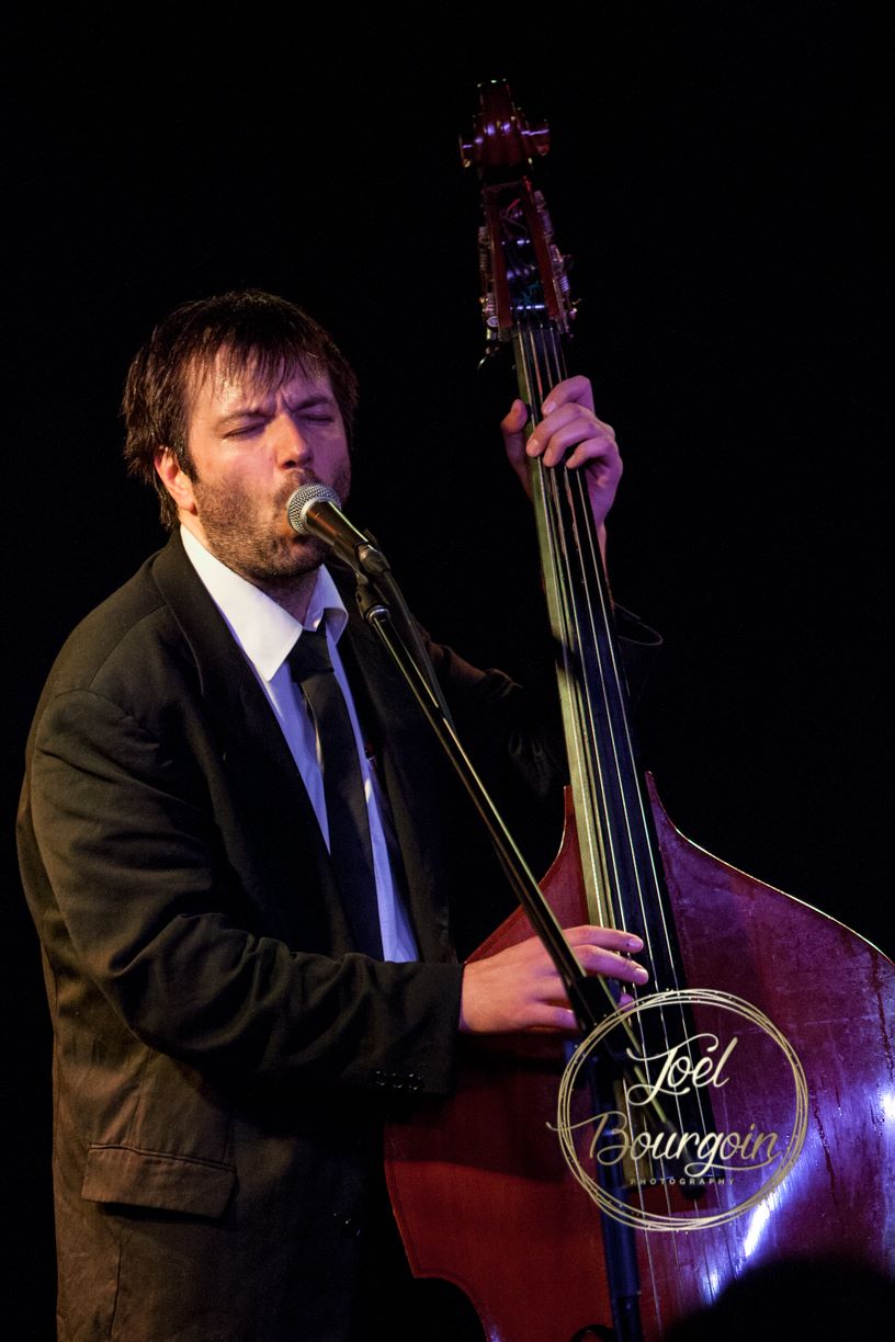 Mon Oncle Serge Live Folk Music Quebec