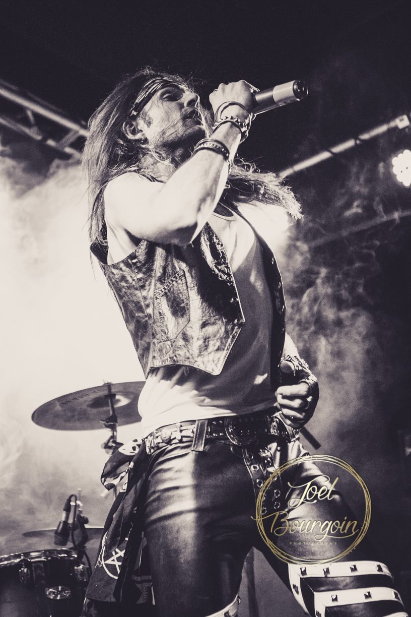 Rusted Live Metal Band High-ISO Photography